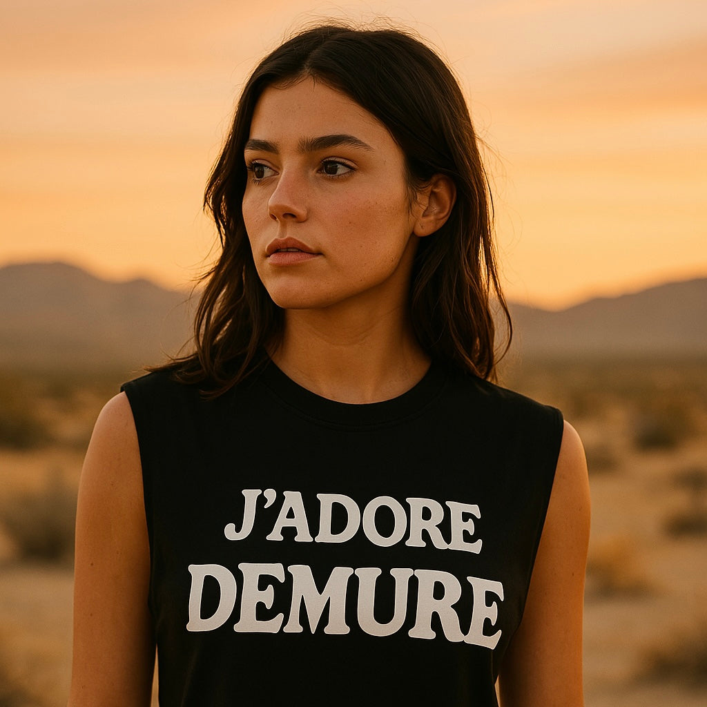 J'ADORE DEMURE MUSCLE TEE