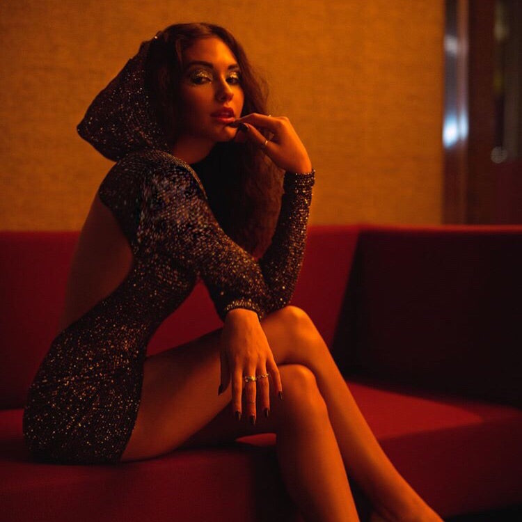BACKLESS SILVER GLITTER HOODED DRESS
