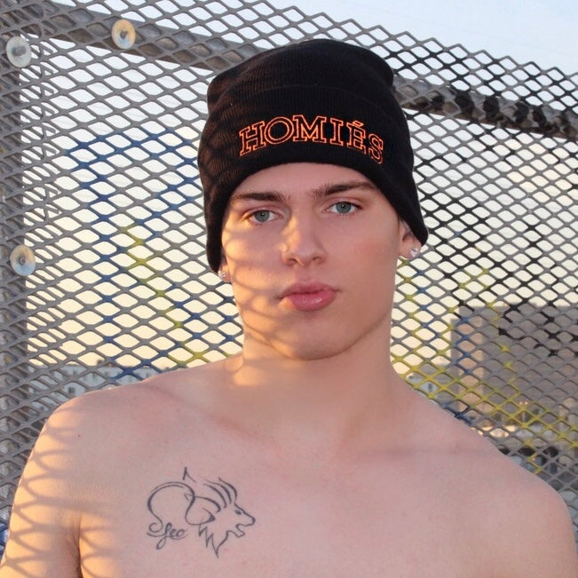 HOMIÉS BLACK/ORANGE OUTLINE BEANIE