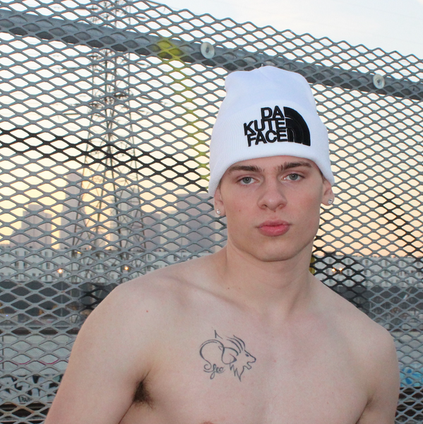 DA KUTE FACE WHITE BEANIE